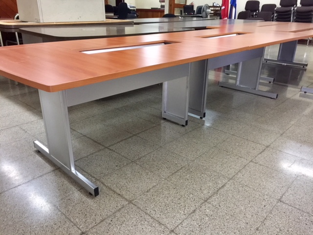 mesa de trabajo con canaleta 6